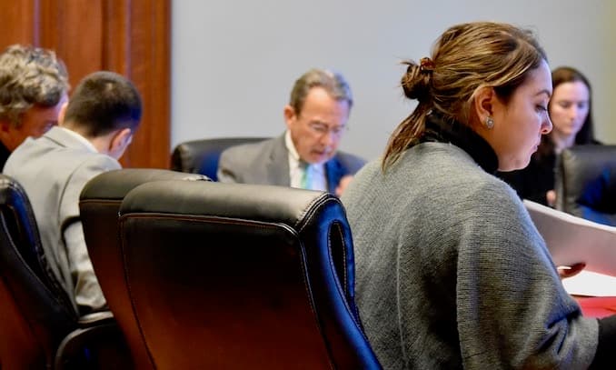 RI State Senate takes up bills to provide financial help to Federal workers during shutdown