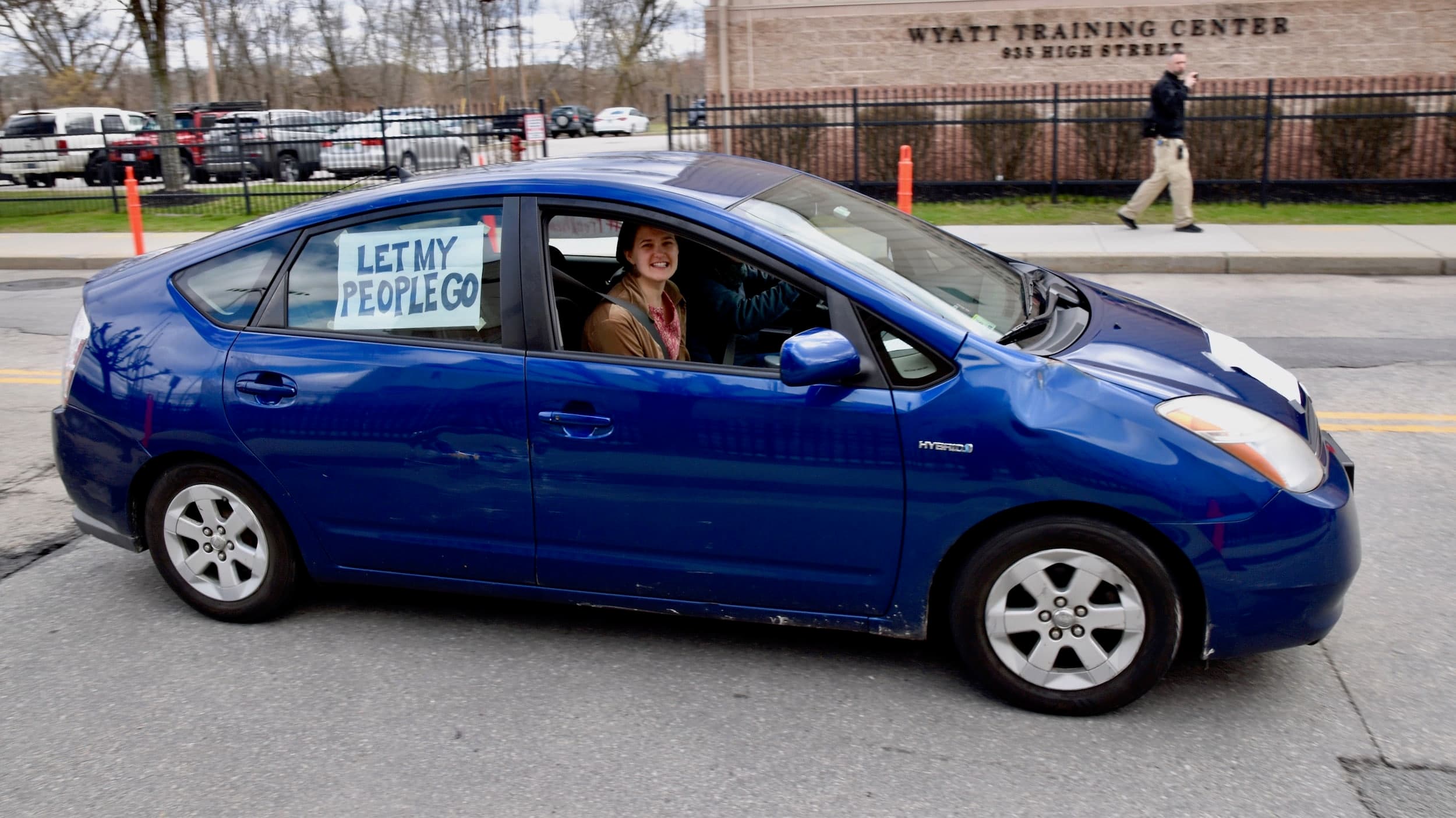 Never Again Action protests ICE detention amid COVID-19 at the Wyatt - from their cars