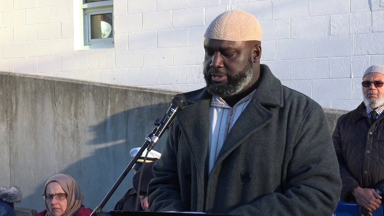 2019-03-18 Vigil for New Zealad 04 Abdul-Latif Sackor