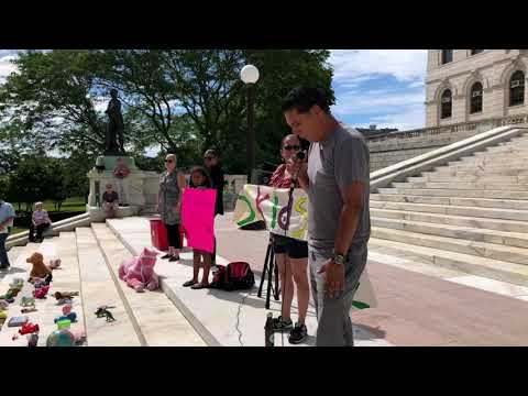 2018-06-20 Flood the State House EndFamilySeparation 04