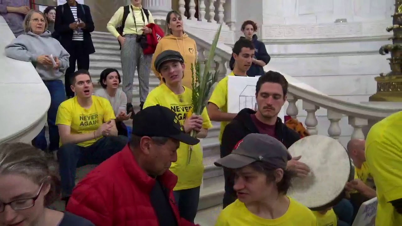 Tal Frieden Leads in Song Celebrating the Jewish Holiday of Sukkot at Private Prison Meeting