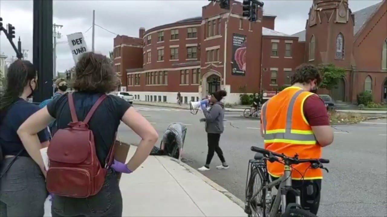 Cleaning Up our Streets to Defund the Police 07