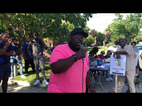 Community march on Nonviolience Inst 11