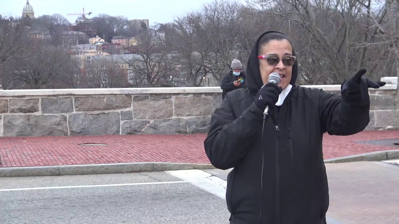 Nursing Assistant Says Rhode Island Lawmakers Must Pass the 'Safe Staffing' Bill Immediately