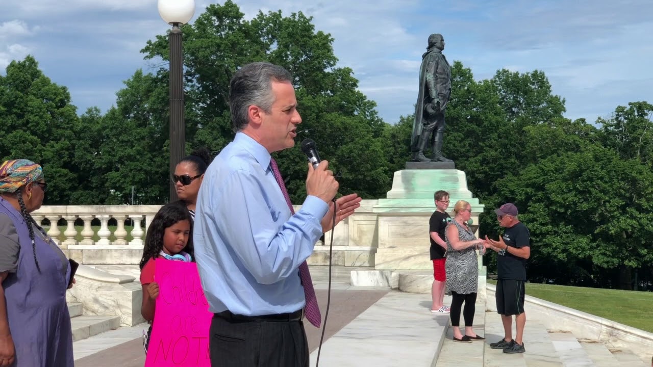 2018-06-20 Flood the State House EndFamilySeparation 16