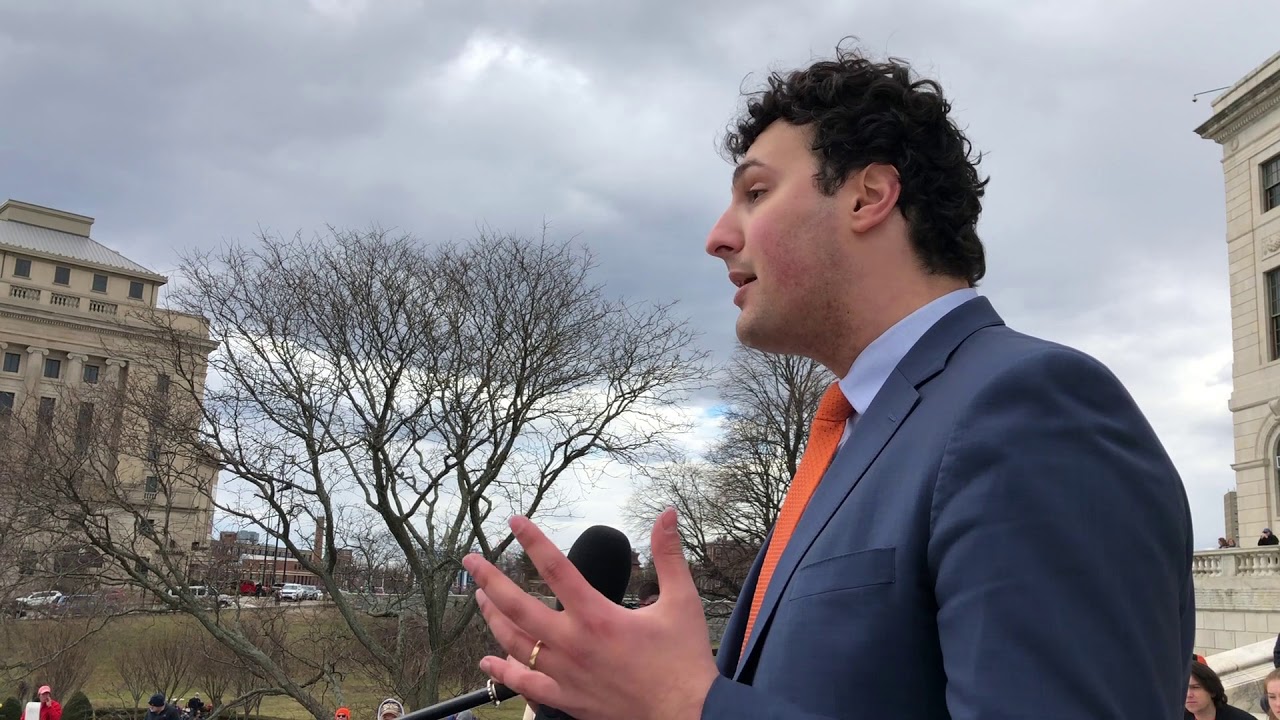 2018-03-24 March for Our lives RI 11 Aaron Regunberg