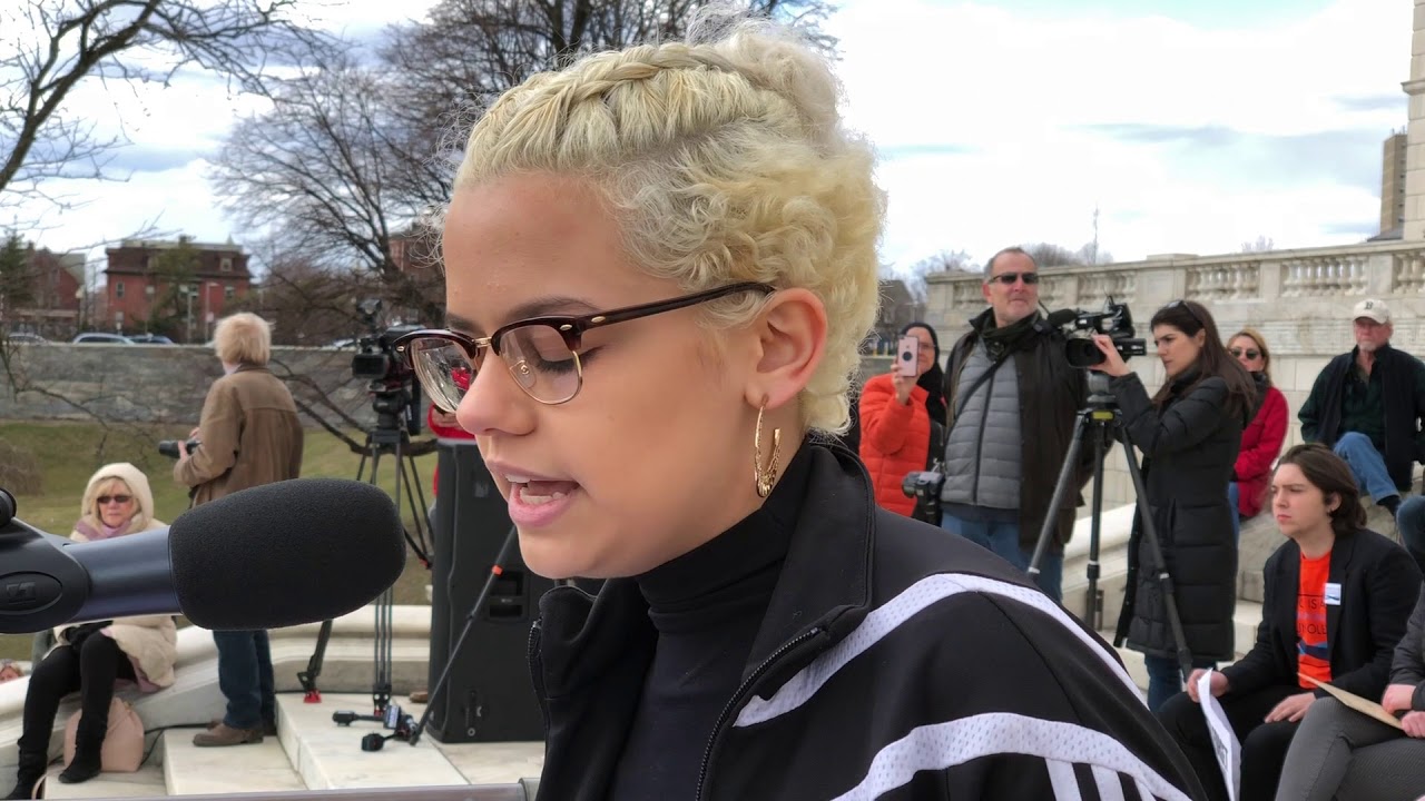 2018-03-24 March for Our lives RI 03 Halima Ibrahim,