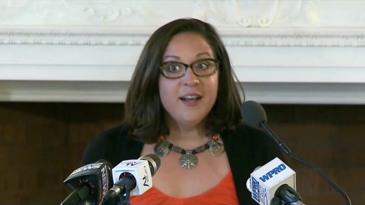 2018-06-18 DACA License bill signing 01