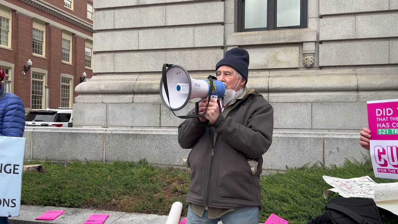 Peace Activists at Reed and Whitehouse 06