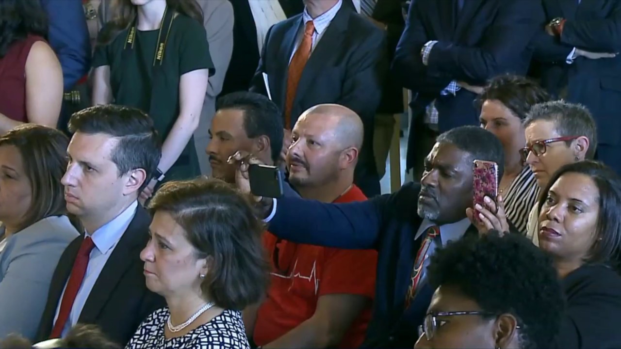 2018-06-18 DACA License bill signing 05