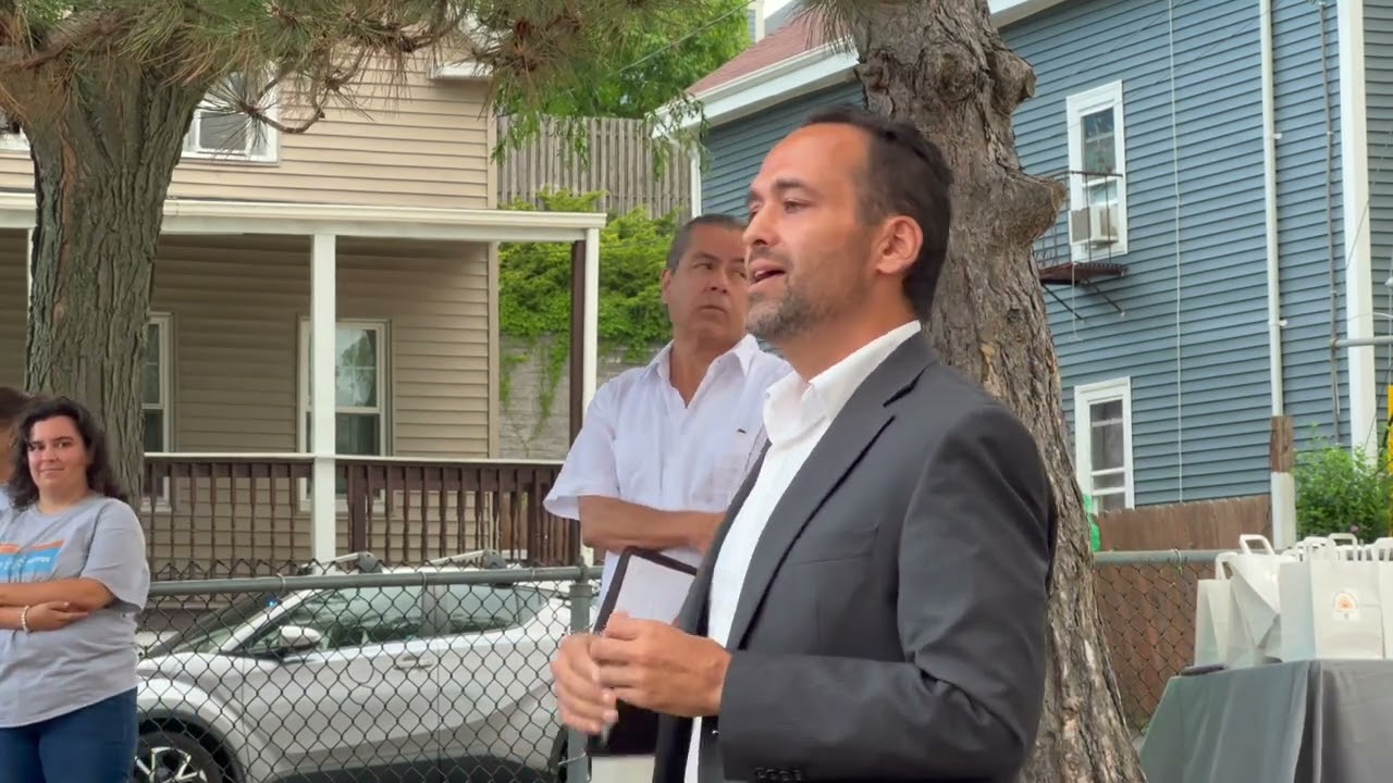 06 Gonzalo One Neighborhood Mayoral Forum