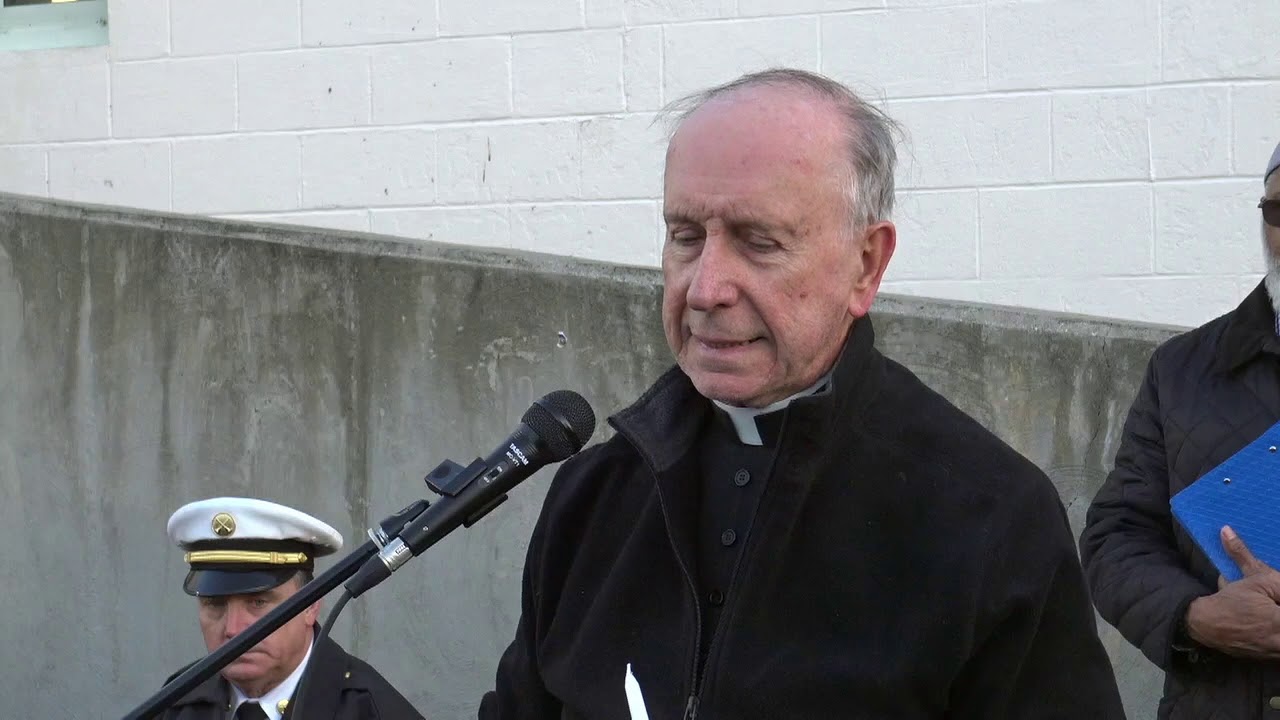 2019-03-18 Vigil for New Zealad 07 John Kiley