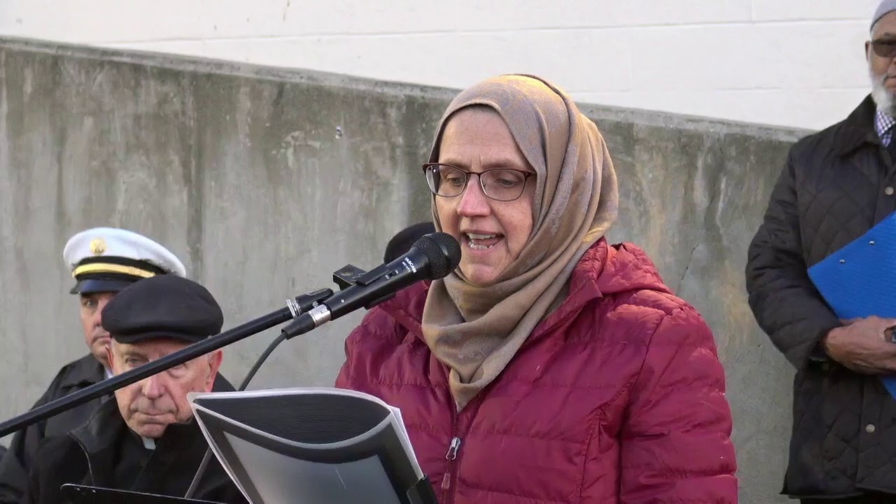 My Movie 22019-03-19 Vigil for New Zealand 15 Wendy Manchester Ibrahim