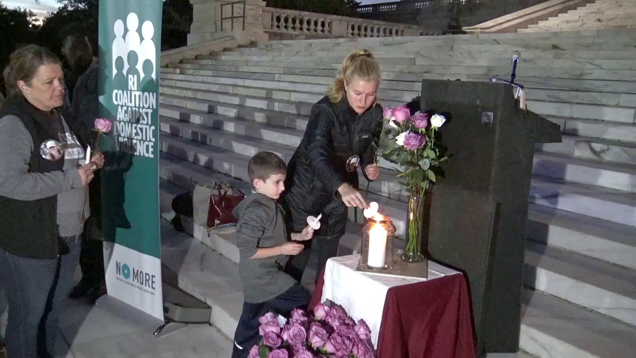 2018-10-16  Domestic Viloence Vigil 04
