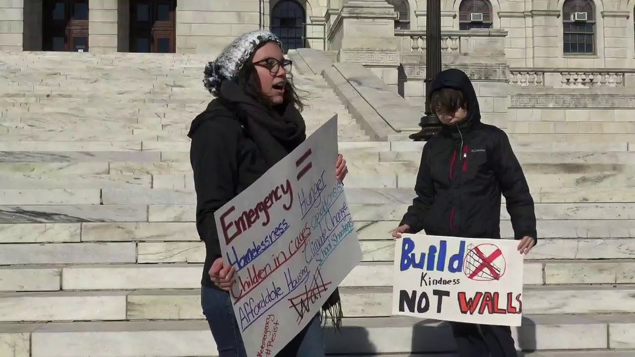 2019-02-16 anti-Trump Rally 02