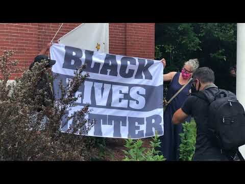 2020-07-10 Warren BLM Flag 03