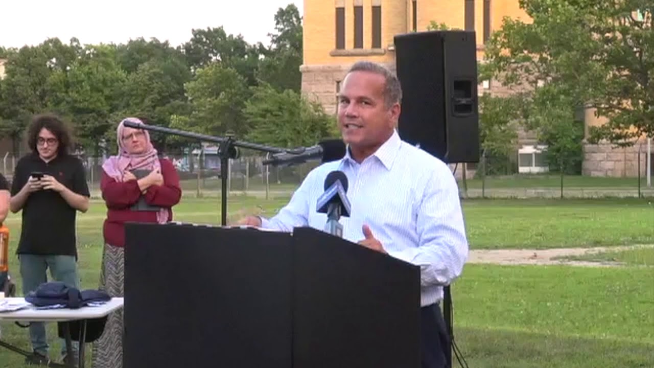 2019-08-09 Mass Shootings Vigil 09