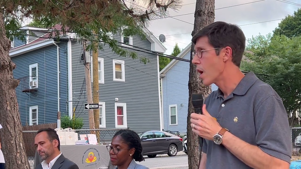 08 Brett One Neighborhood Mayoral Forum