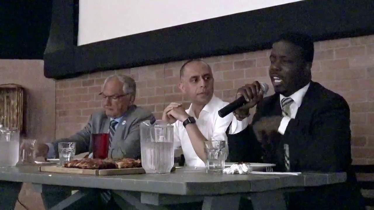 2018-08-23 Pizza and Politics - Providence Mayoral Forum 08
