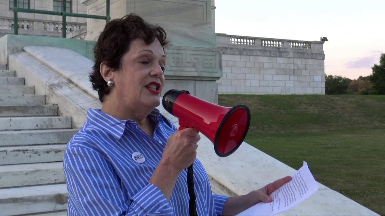 2018-07-18 Vigil for Democracy 01