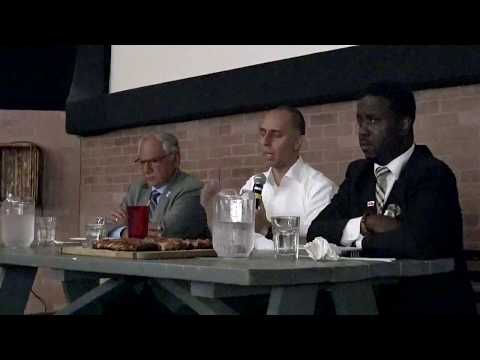 2018-08-23 Pizza and Politics - Providence Mayoral Forum 09