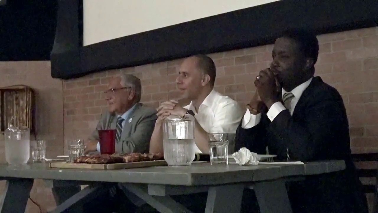 2018-08-23 Pizza and Politics - Providence Mayoral Forum 11