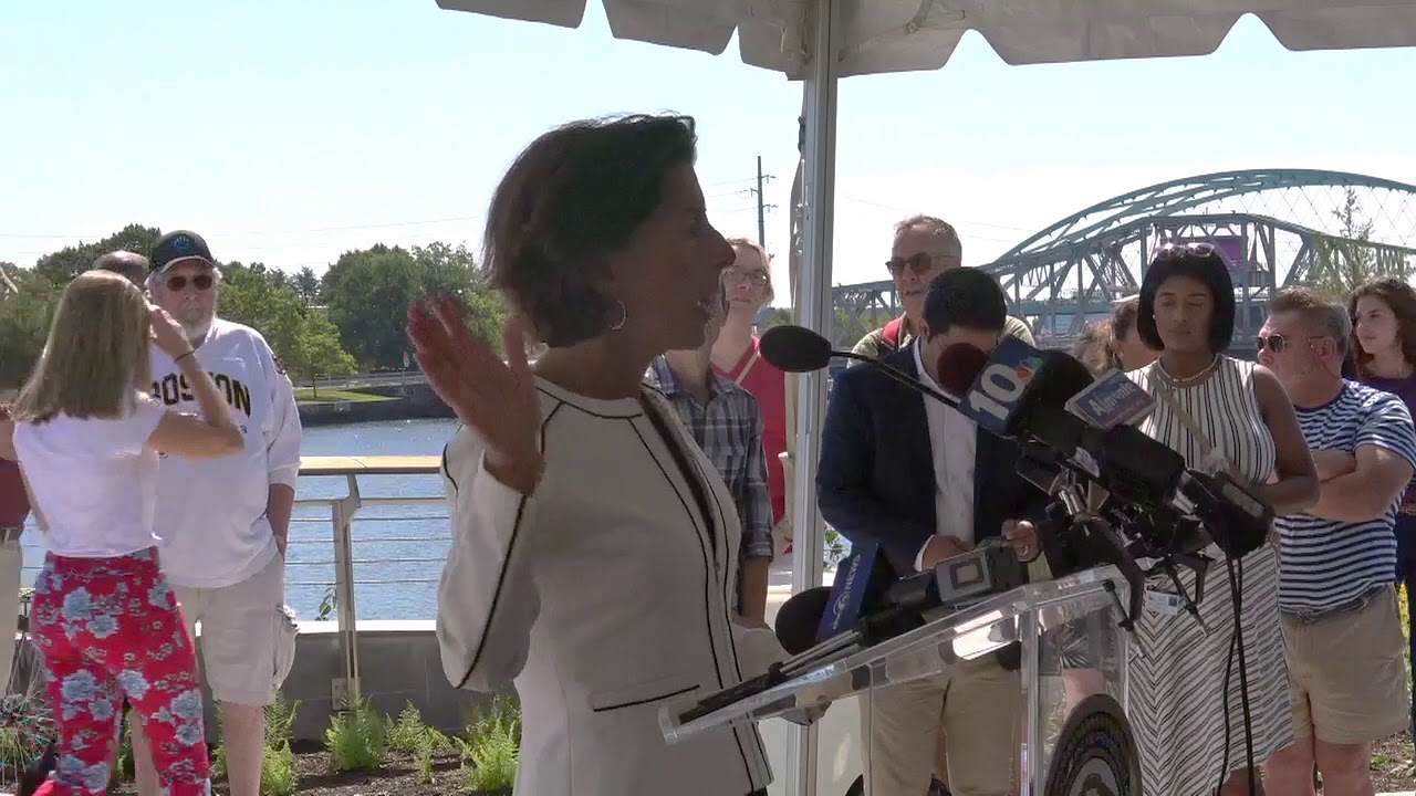 2019-08-09 Governor Raimondo on bikes