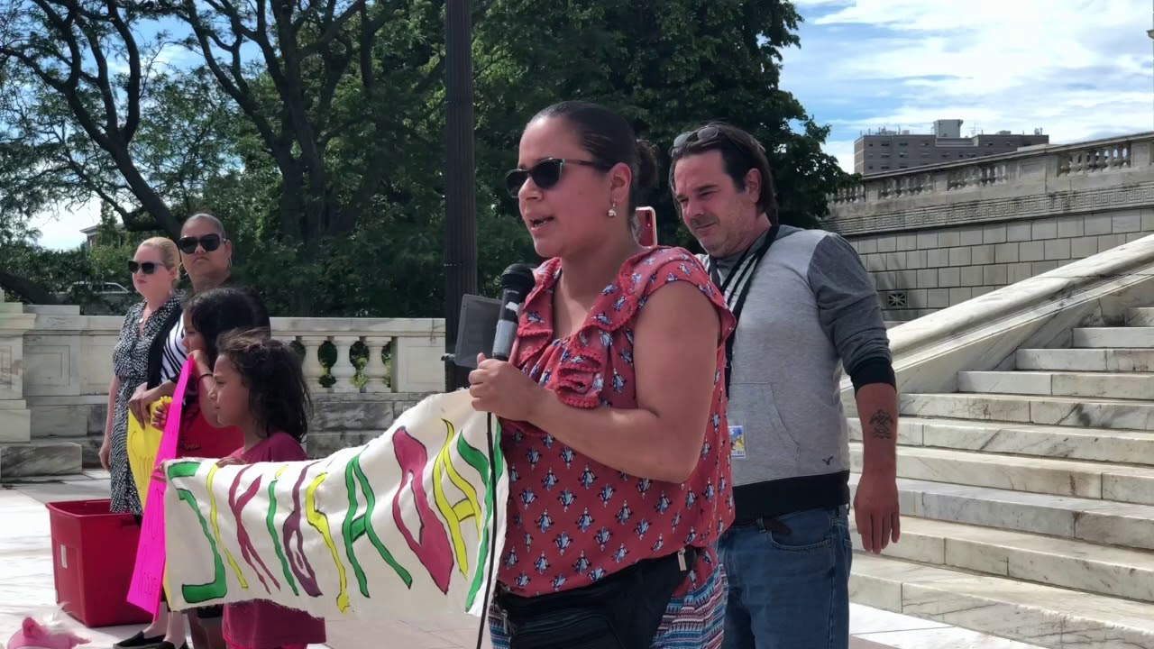 2018-06-20 Flood the State House EndFamilySeparation 02