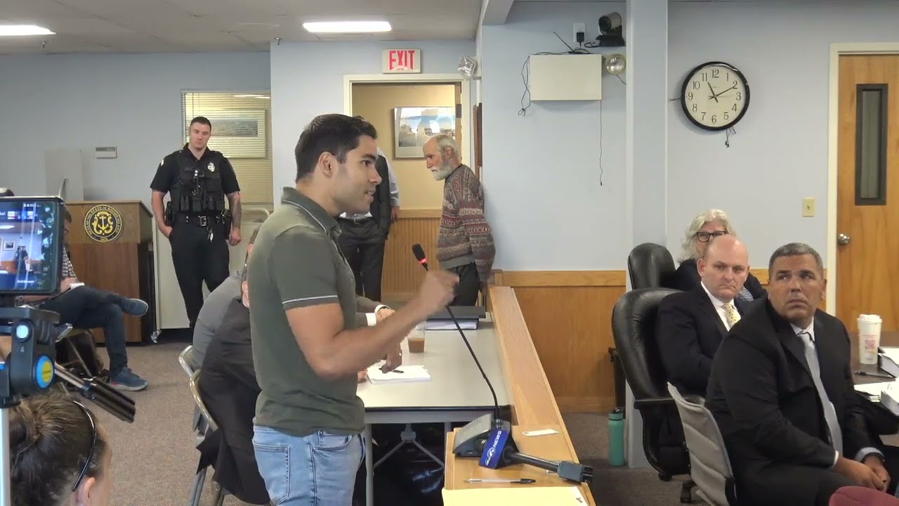 2022 09 16 PUC   RI Energy 26 Luis Daniel Muñoz