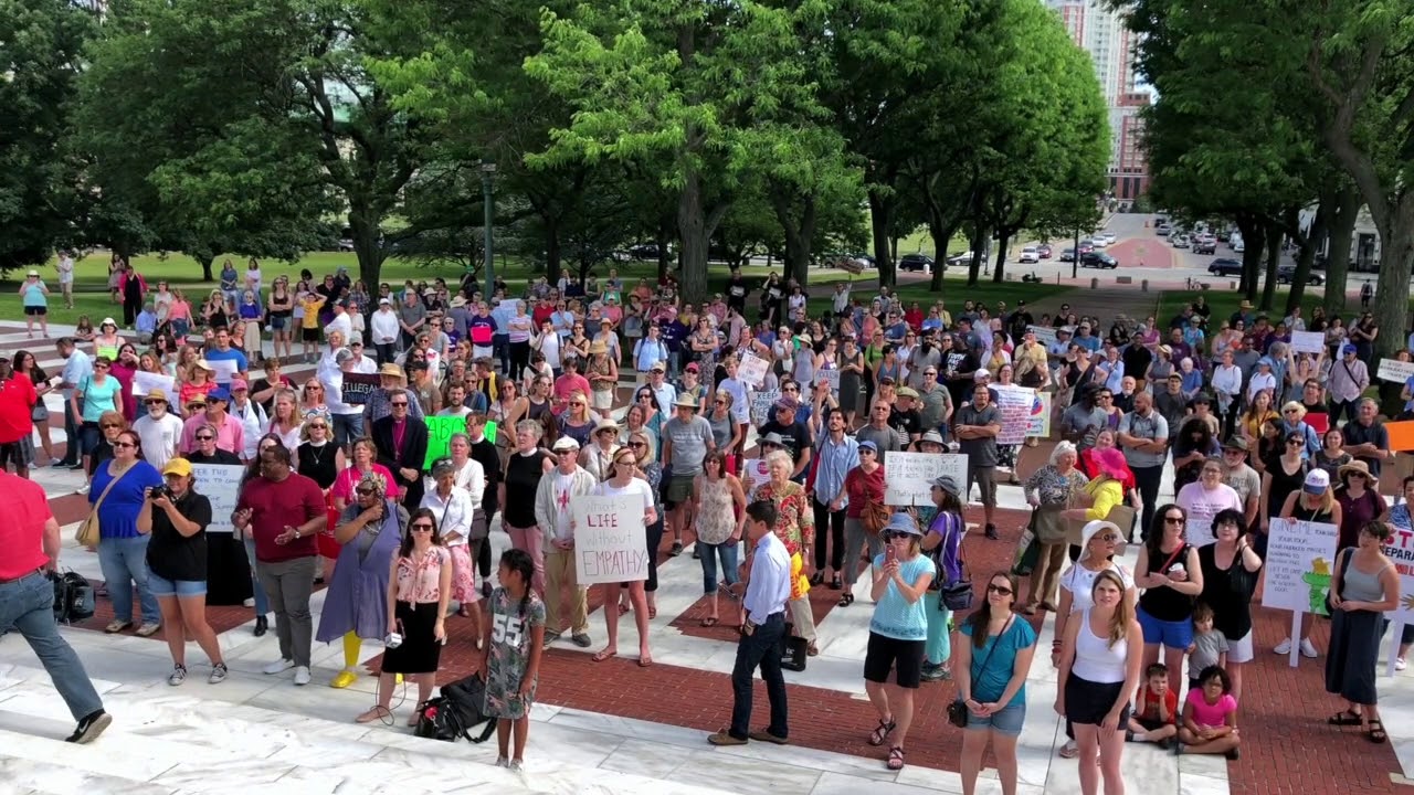 2018-06-20 Flood the State House EndFamilySeparation 08