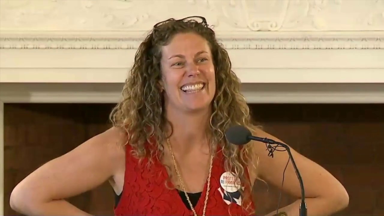 2017-10-30 DV Gun Bill Signing 06