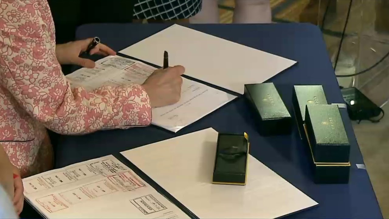 2018-06-18 DACA License bill signing 06