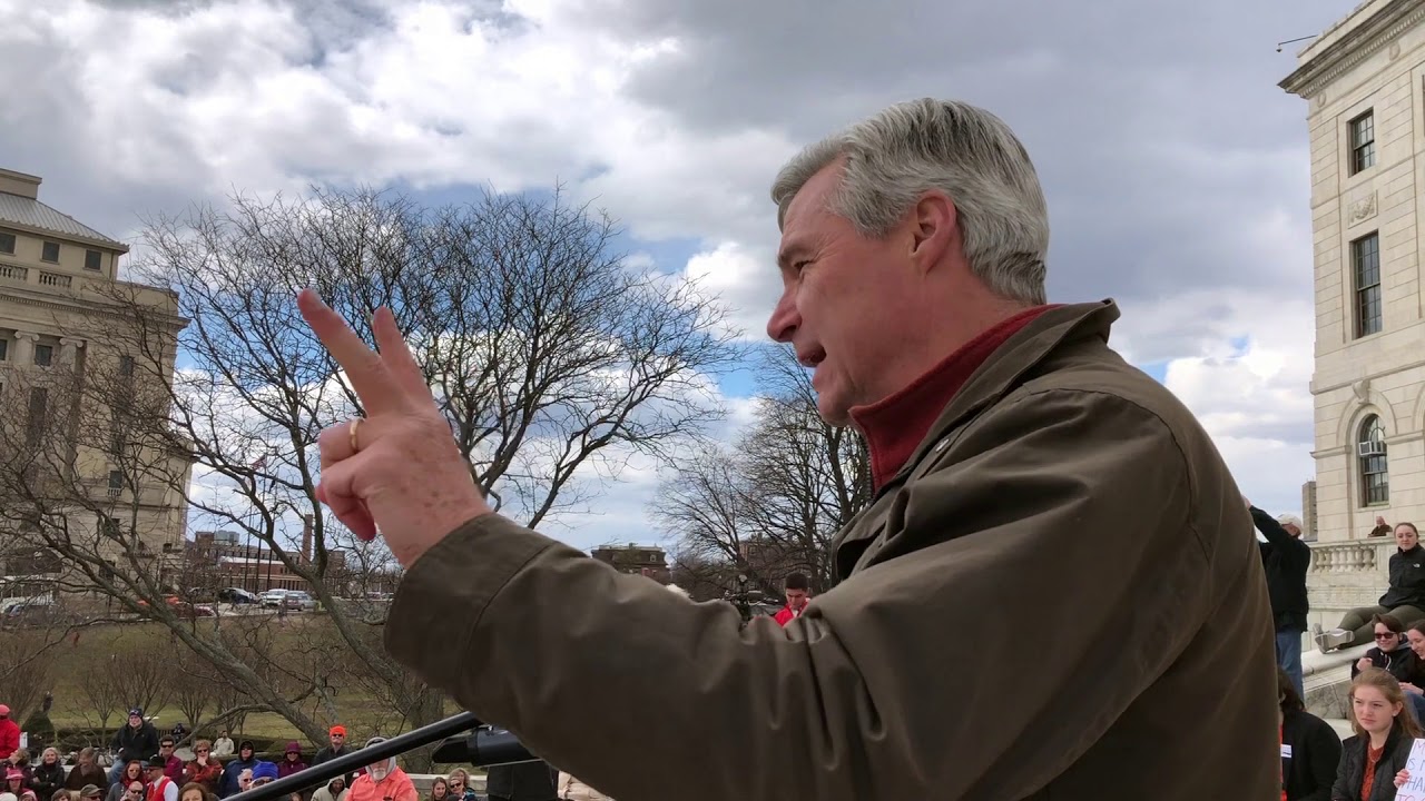 2018-03-24 March for Our lives RI 05 Sheldon Whitehouse