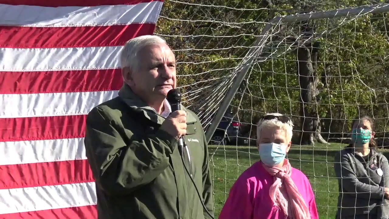2020-10-17 Sakonnet Women's March 02