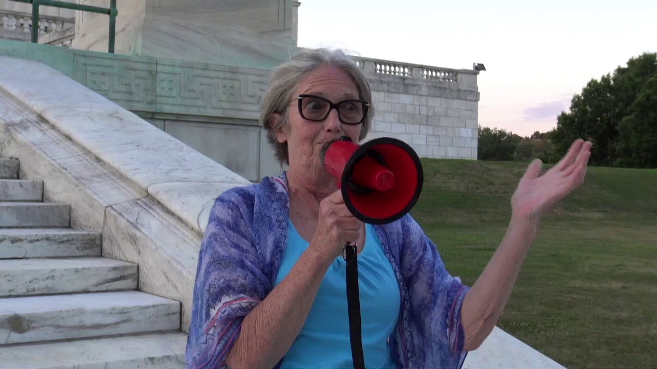 2018-07-18 Vigil for Democracy 02