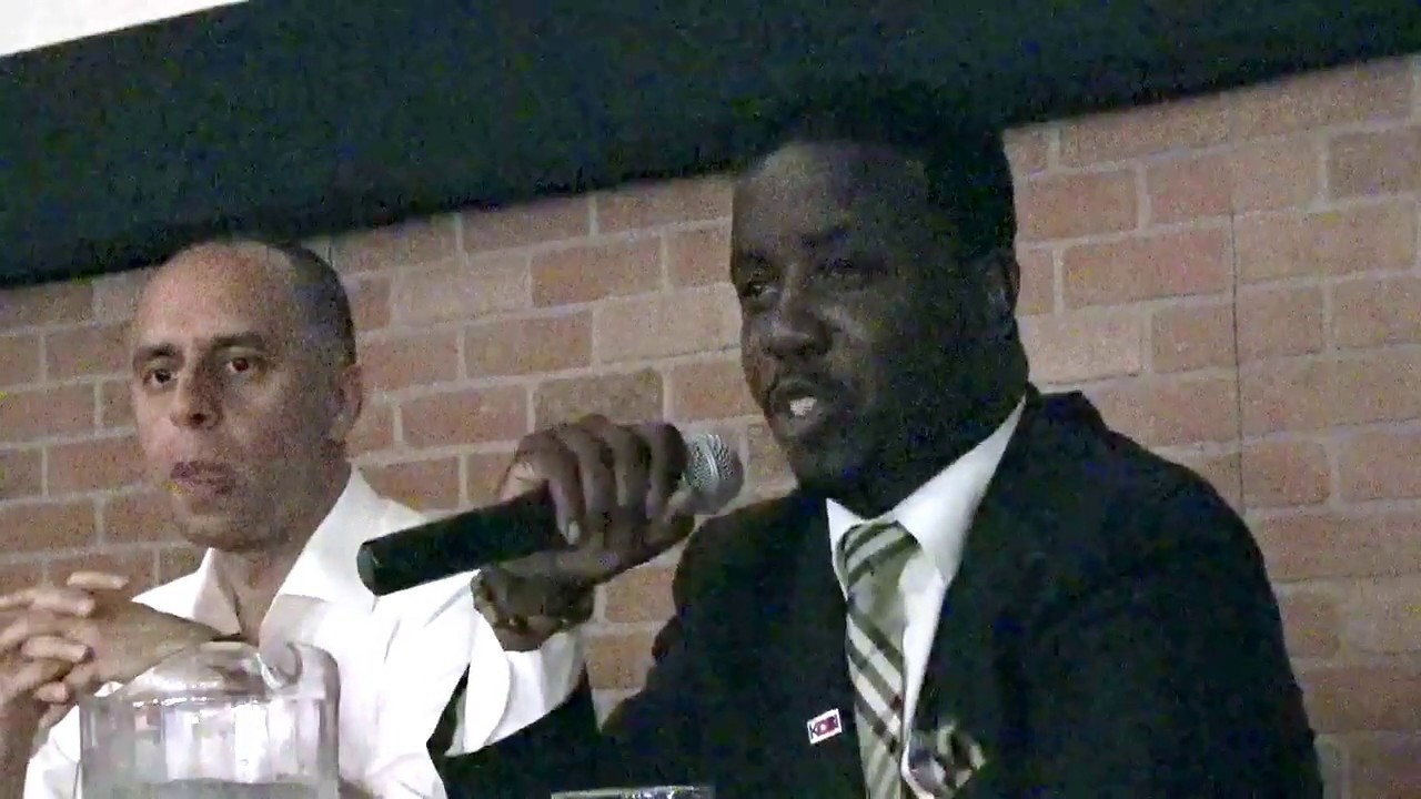 2018-08-23 Pizza and Politics - Providence Mayoral Forum 02