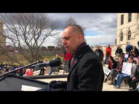 2018-03-24 March for Our lives RI 13 Jorge Elorza