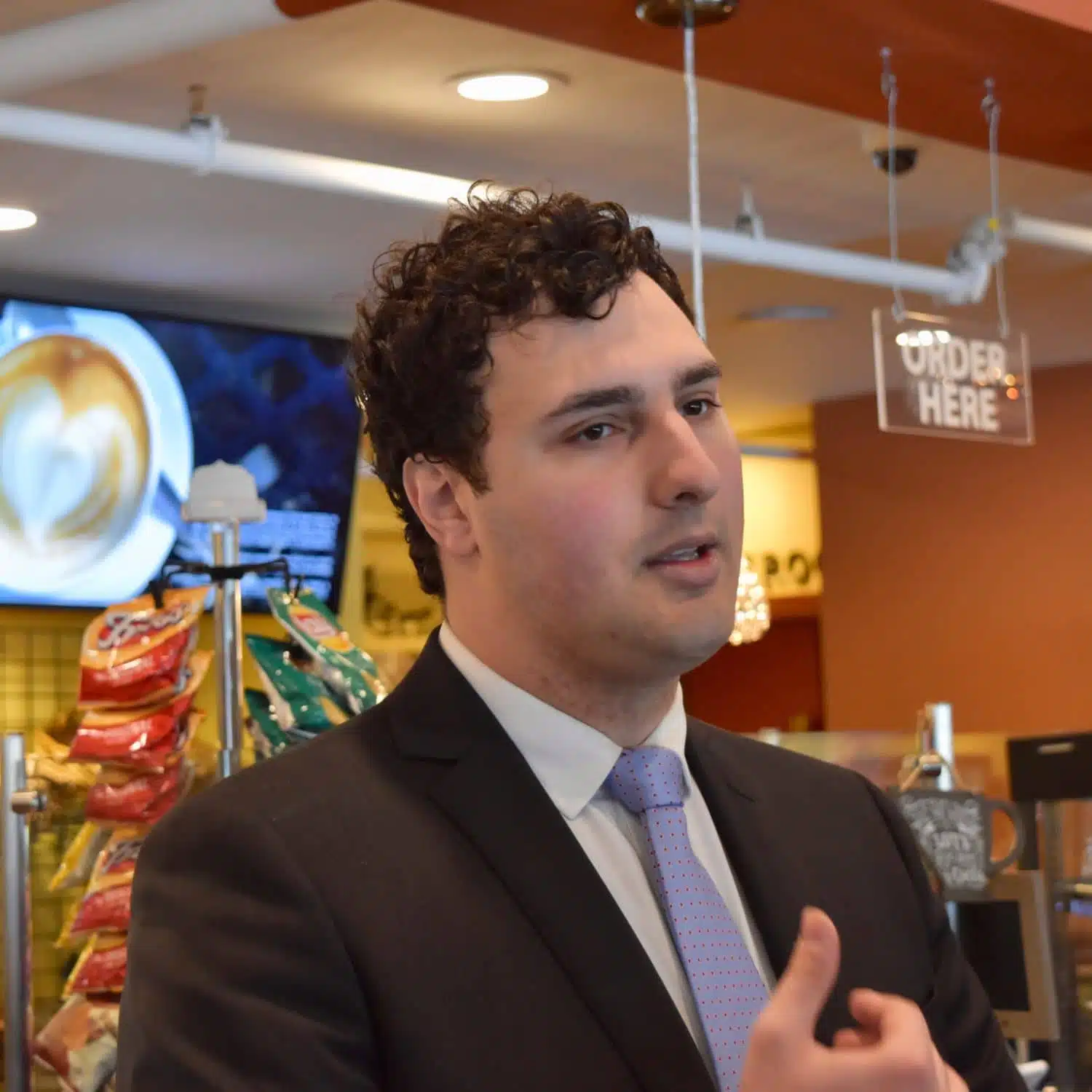 Providence Mayor Jorge Elorza endorses Aaron Regunberg for Lt Governor