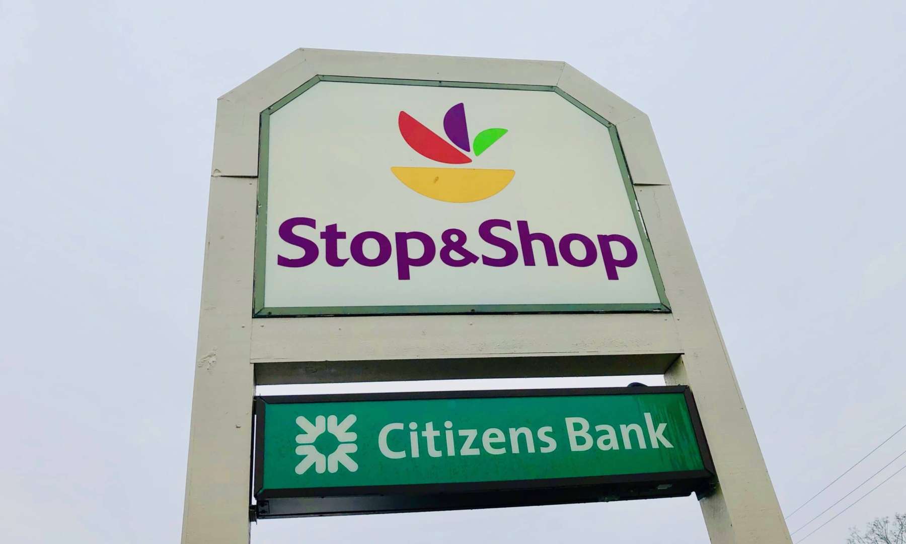 Rhode Island News: Union contract with Stop & Shop ends at midnight; talks continue, strike authorization votes called