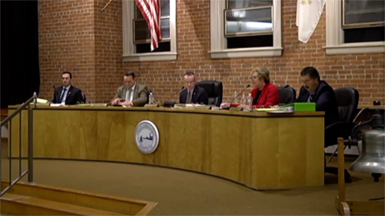 Eroding first amendment rights: Rhode Island town councils consider ‘decorum ordinances’