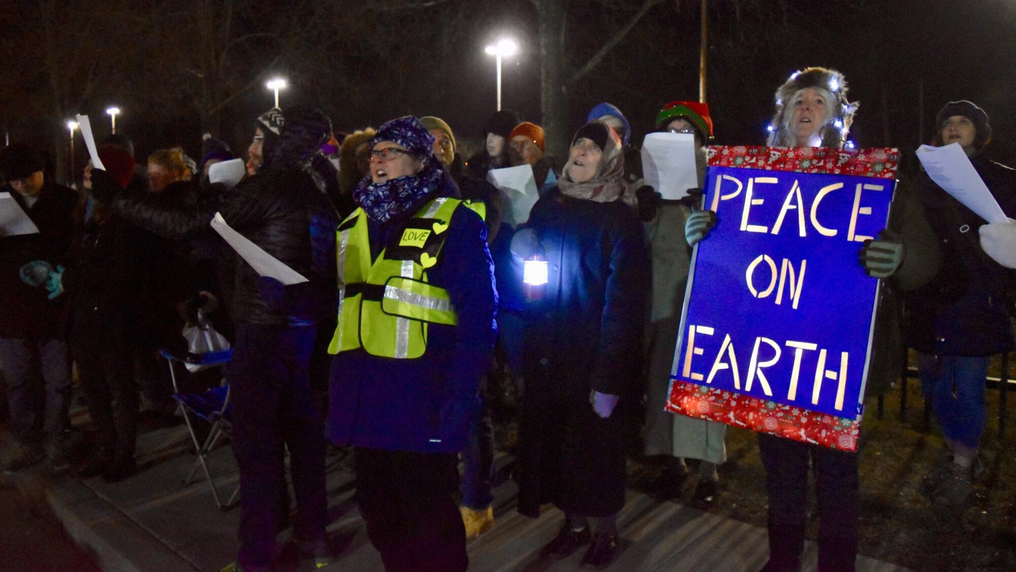 Rhode Island News: Carolers visit Wyatt Detention Center on Christmas Eve