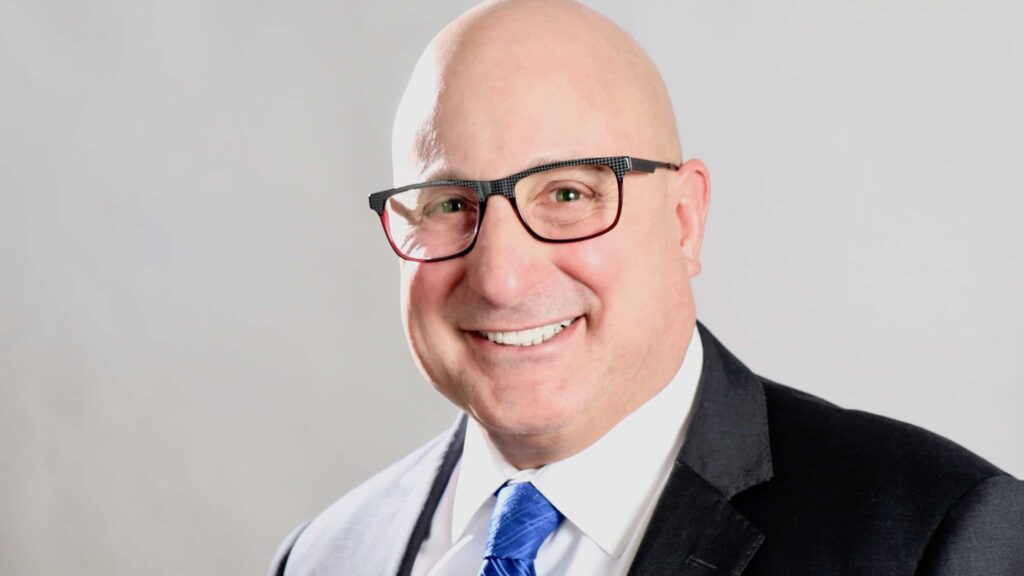 Sitting Down with Lenny Cioe (Back to the Races)