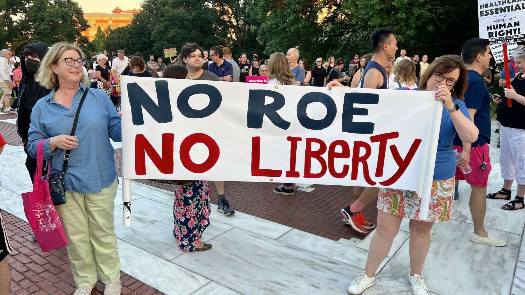 1500+ people rally at Rhode Island State House against Supreme Court abortion reversal
