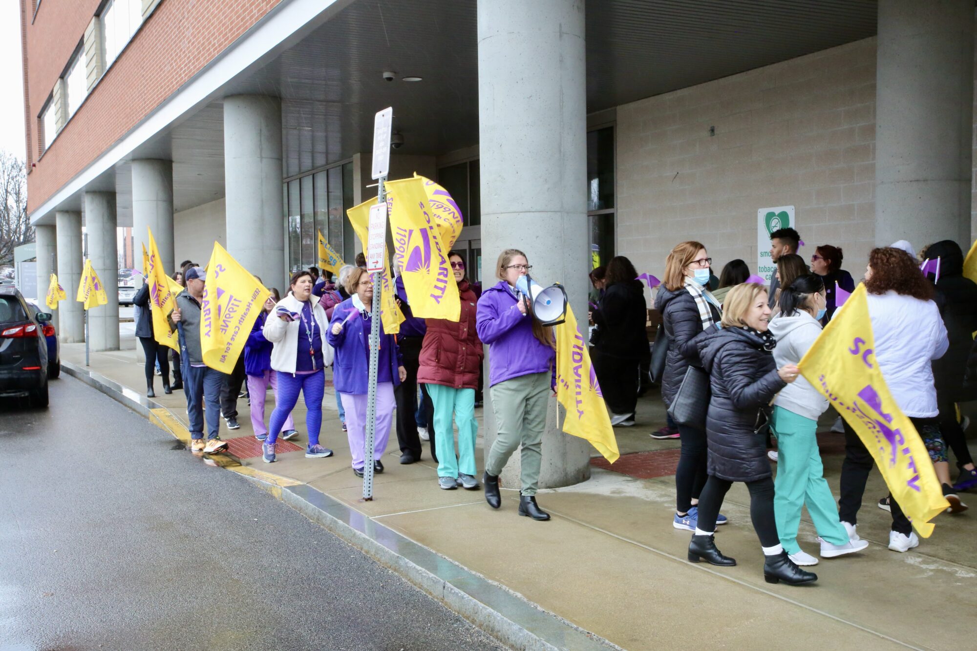 Rhode Island News: Women & Infants caregivers hold overwhelming no confidence vote due to ongoing grievances, disrespect and short staffing 