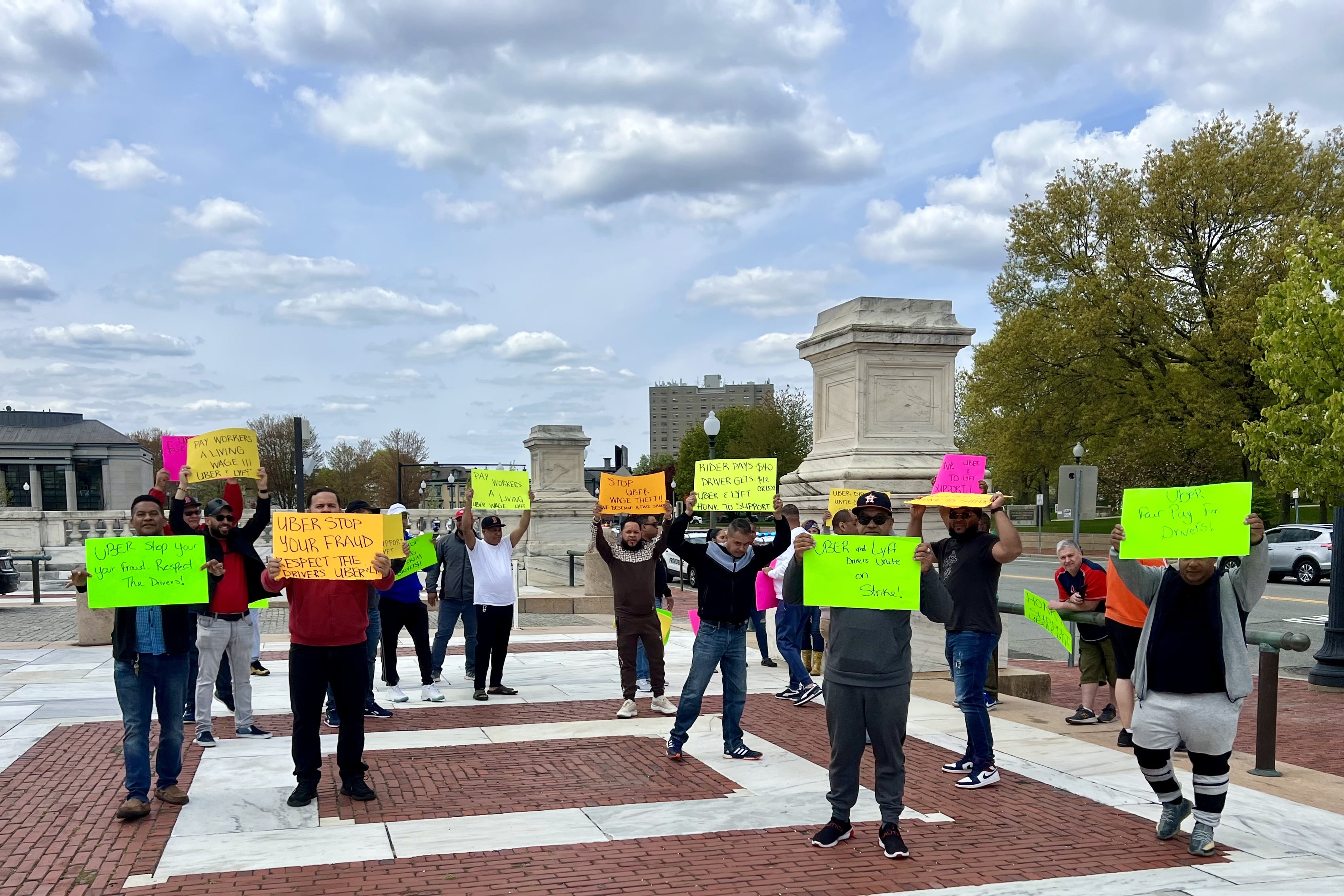 Rhode Island: Uber and Lyft Drivers Strike in Rhode Island for Better Pay and Working Conditions
